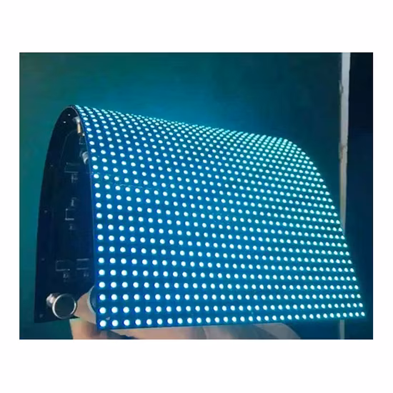 屋内適用範囲が広い P2.5 P3 P4 P5 円形シリンダー コラム LED 表示スクリーン